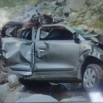 Two kids among 4 family members killed in a road accident at Daksum kokernag